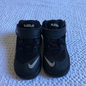 Black Nike Toddler Shoes